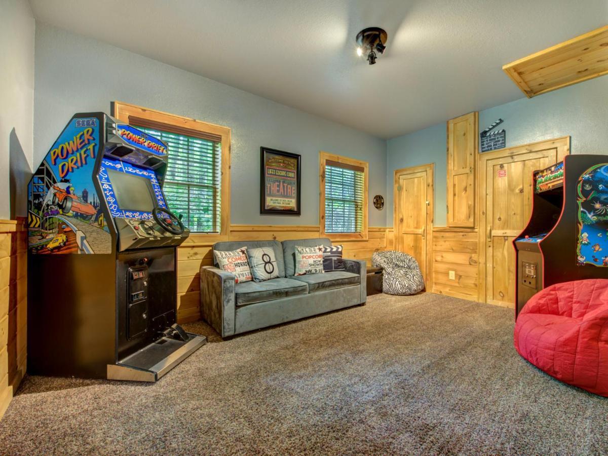 Life'S Escape, 2 Bedrooms, Wifi, Fireplace, Arcade, Jetted Tub, Sleeps 6 Gatlinburg Exterior photo