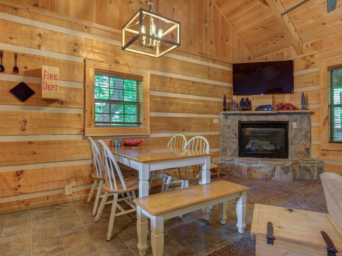 Life'S Escape, 2 Bedrooms, Wifi, Fireplace, Arcade, Jetted Tub, Sleeps 6 Gatlinburg Exterior photo