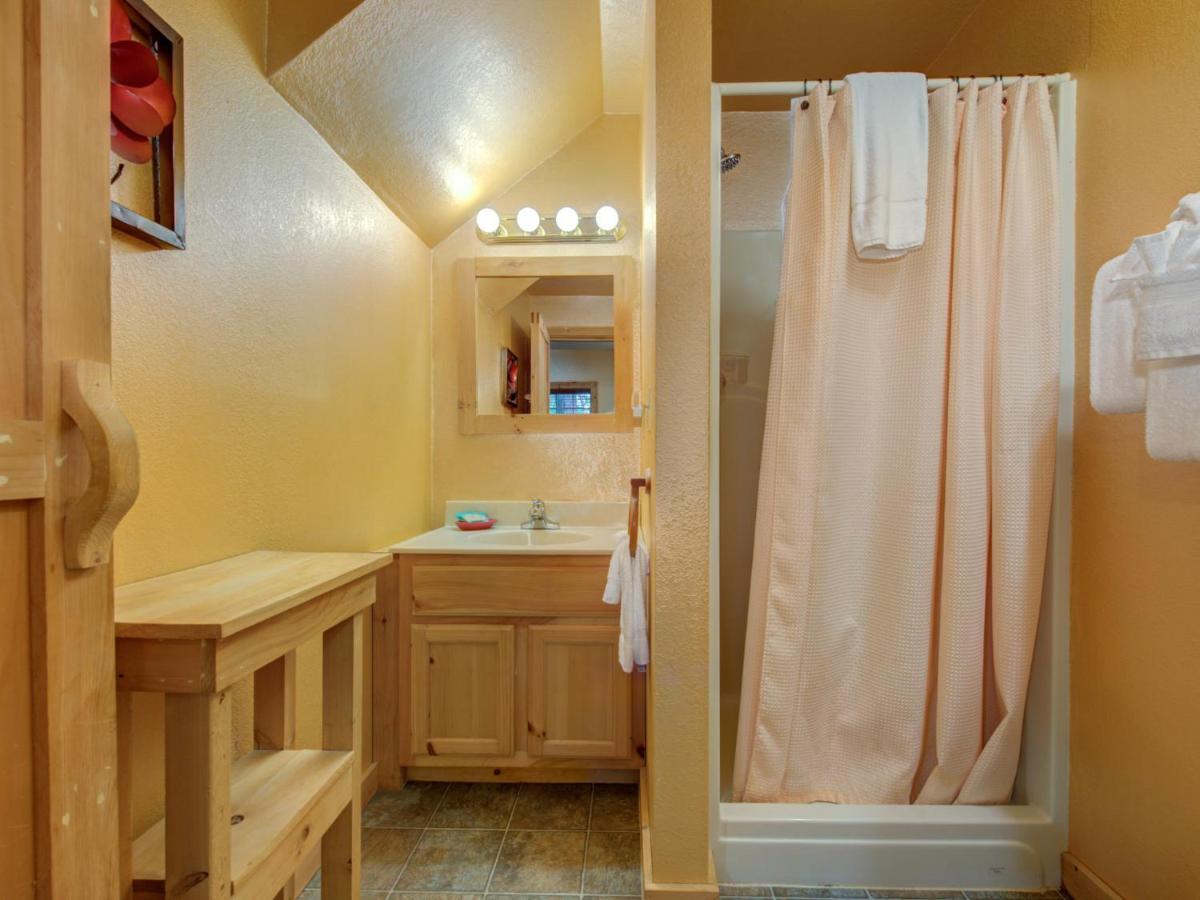 Life'S Escape, 2 Bedrooms, Wifi, Fireplace, Arcade, Jetted Tub, Sleeps 6 Gatlinburg Exterior photo