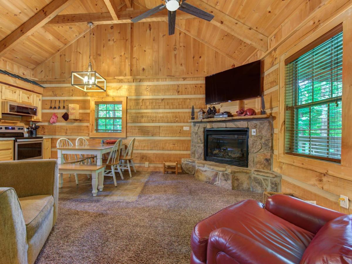 Life'S Escape, 2 Bedrooms, Wifi, Fireplace, Arcade, Jetted Tub, Sleeps 6 Gatlinburg Exterior photo