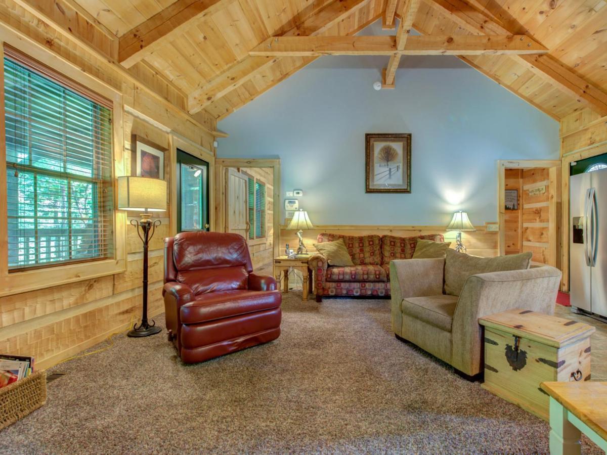 Life'S Escape, 2 Bedrooms, Wifi, Fireplace, Arcade, Jetted Tub, Sleeps 6 Gatlinburg Exterior photo