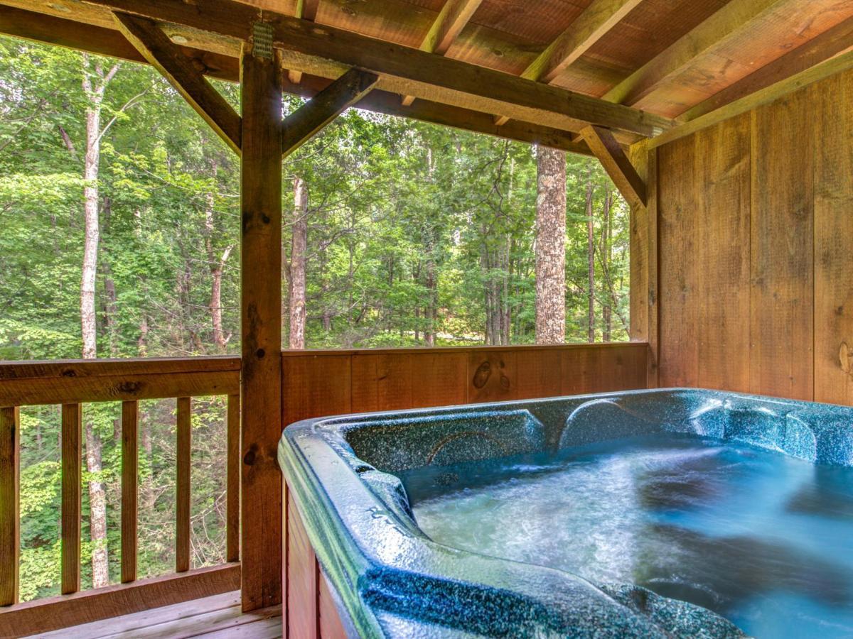 Life'S Escape, 2 Bedrooms, Wifi, Fireplace, Arcade, Jetted Tub, Sleeps 6 Gatlinburg Exterior photo