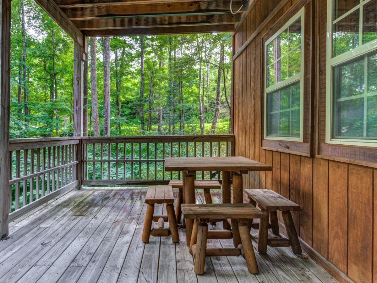 Life'S Escape, 2 Bedrooms, Wifi, Fireplace, Arcade, Jetted Tub, Sleeps 6 Gatlinburg Exterior photo